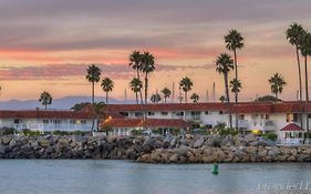 Oceanside Marina Suites a Waterfront Hotel